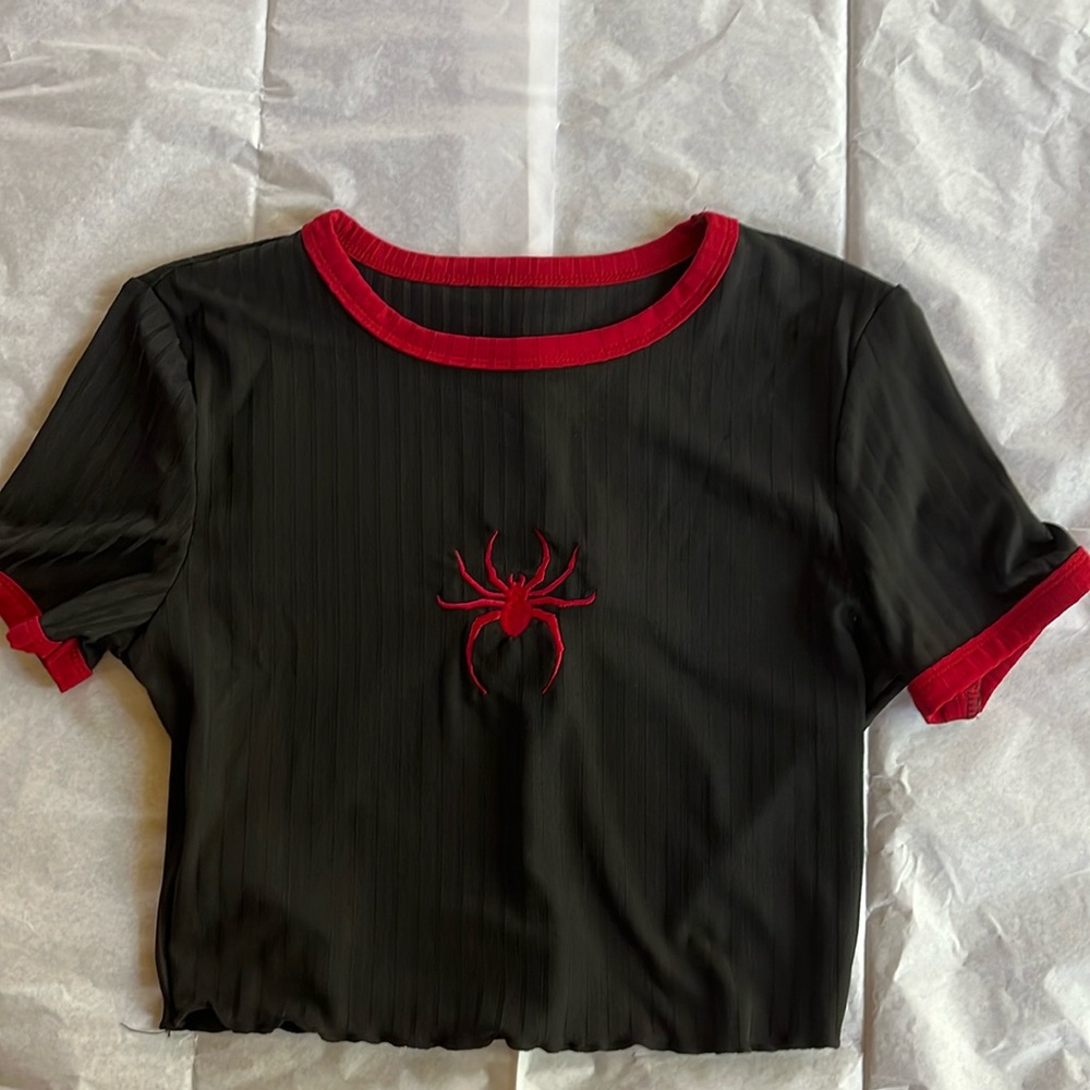 Teen/ women black spider print crop tee